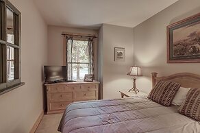 8757 Trappers Crossing 1 Bedroom Townhouse by RedAwning