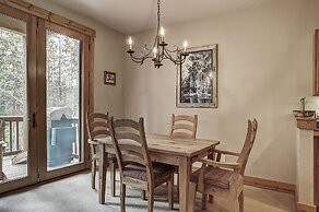 8757 Trappers Crossing 1 Bedroom Townhouse by RedAwning