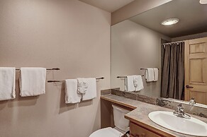 8757 Trappers Crossing 1 Bedroom Townhouse by RedAwning