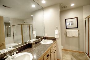 Canyon Run Townhomes F102 3 Bedroom Townhouse by RedAwning