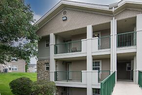 Gorgeous Greens 2 Bedroom Condo by RedAwning