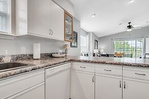 Gorgeous Greens 2 Bedroom Condo by RedAwning