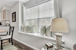 Gorgeous Greens 2 Bedroom Condo by RedAwning