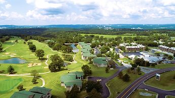 Gorgeous Greens 2 Bedroom Condo by RedAwning