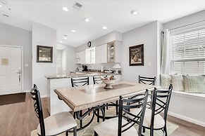 Gorgeous Greens 2 Bedroom Condo by RedAwning