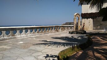 Hotel Brisas Marinas