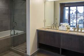 The Grand Colorado on Peak 8