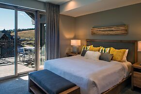 The Grand Colorado on Peak 8