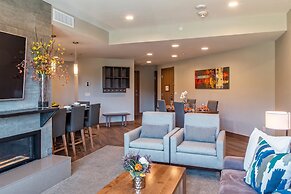 The Grand Colorado on Peak 8