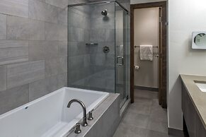 The Grand Colorado on Peak 8