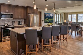 The Grand Colorado on Peak 8