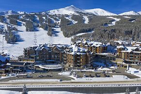 The Grand Colorado on Peak 8