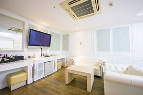 Kang Neung Dong-a Hotel