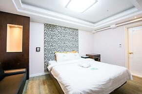 Kang Neung Dong-a Hotel