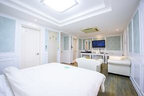 Kang Neung Dong-a Hotel