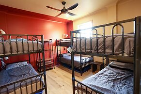 Mad Monkey Coogee Beach Hostel