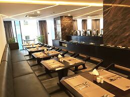 Majestic Premium Hotel