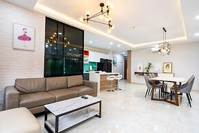 3BRs Luxury Apartment Cityview
