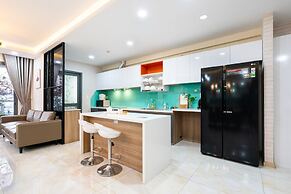 3BRs Luxury Apartment Cityview