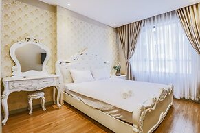 3BRs Luxury Apartment Cityview