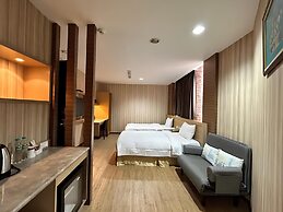 Huaxiang Hotel - Zuoying