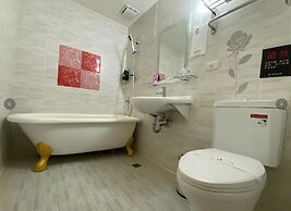 Huaxiang Hotel - Zuoying