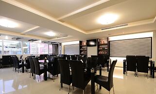 Huaxiang Hotel - Zuoying