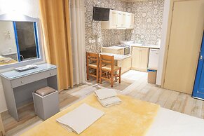 CALLIOPE MAILLE STUDIOS & APARTMENTS