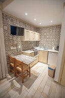 CALLIOPE MAILLE STUDIOS & APARTMENTS