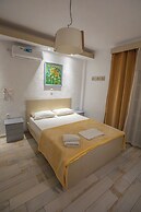 CALLIOPE MAILLE STUDIOS & APARTMENTS