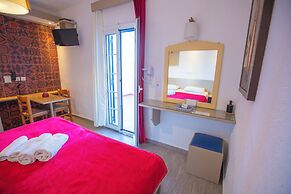 CALLIOPE MAILLE STUDIOS & APARTMENTS