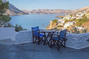 CALLIOPE MAILLE STUDIOS & APARTMENTS