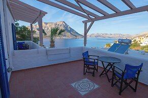 CALLIOPE MAILLE STUDIOS & APARTMENTS