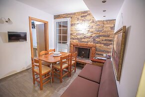 CALLIOPE MAILLE STUDIOS & APARTMENTS