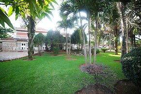 Entebbe Palm Hotel