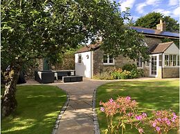 Tresowes Green Cottage