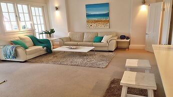 The Apartment Service DARL3