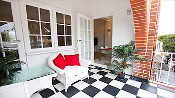 The Apartment Service DARL3
