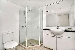 The Apartment Service FW206