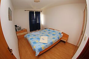 Apartments and Rooms Zvjezdana