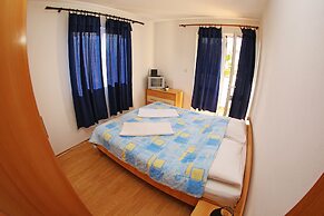 Apartments and Rooms Zvjezdana