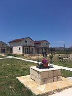 Daphne's Boutique Apartments