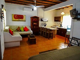 Bugambilias studio by Las Palmas