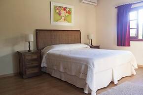 L'Hirondelle - Adults Only