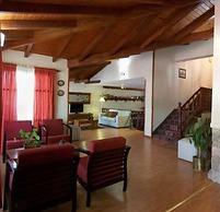 L'Hirondelle - Adults Only