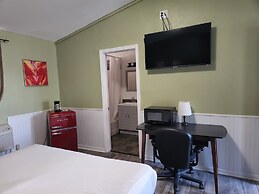Europa Inn & Suites