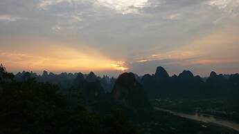 The Old Place In't Youth Hostel