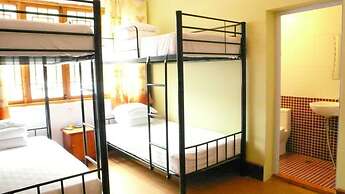 The Old Place In't Youth Hostel