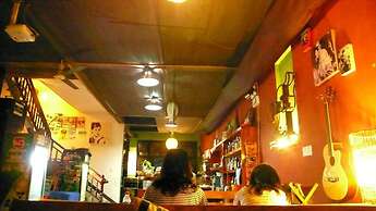 The Old Place In't Youth Hostel