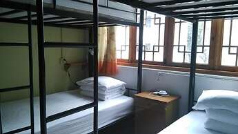 The Old Place In't Youth Hostel